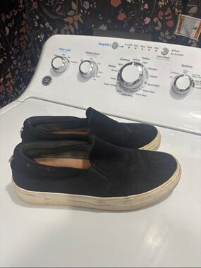 Black shoes size 7